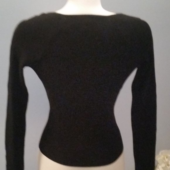 Guess Tinash black zipper cutout sleeve sweater EUC - Picture 3 of 6